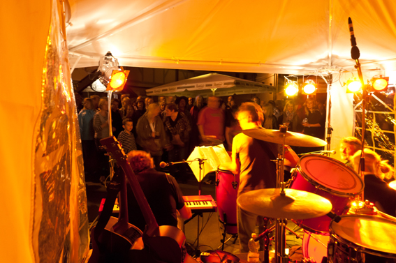 _20-Jahre-Geruecht--120.jpg (235079 Byte)